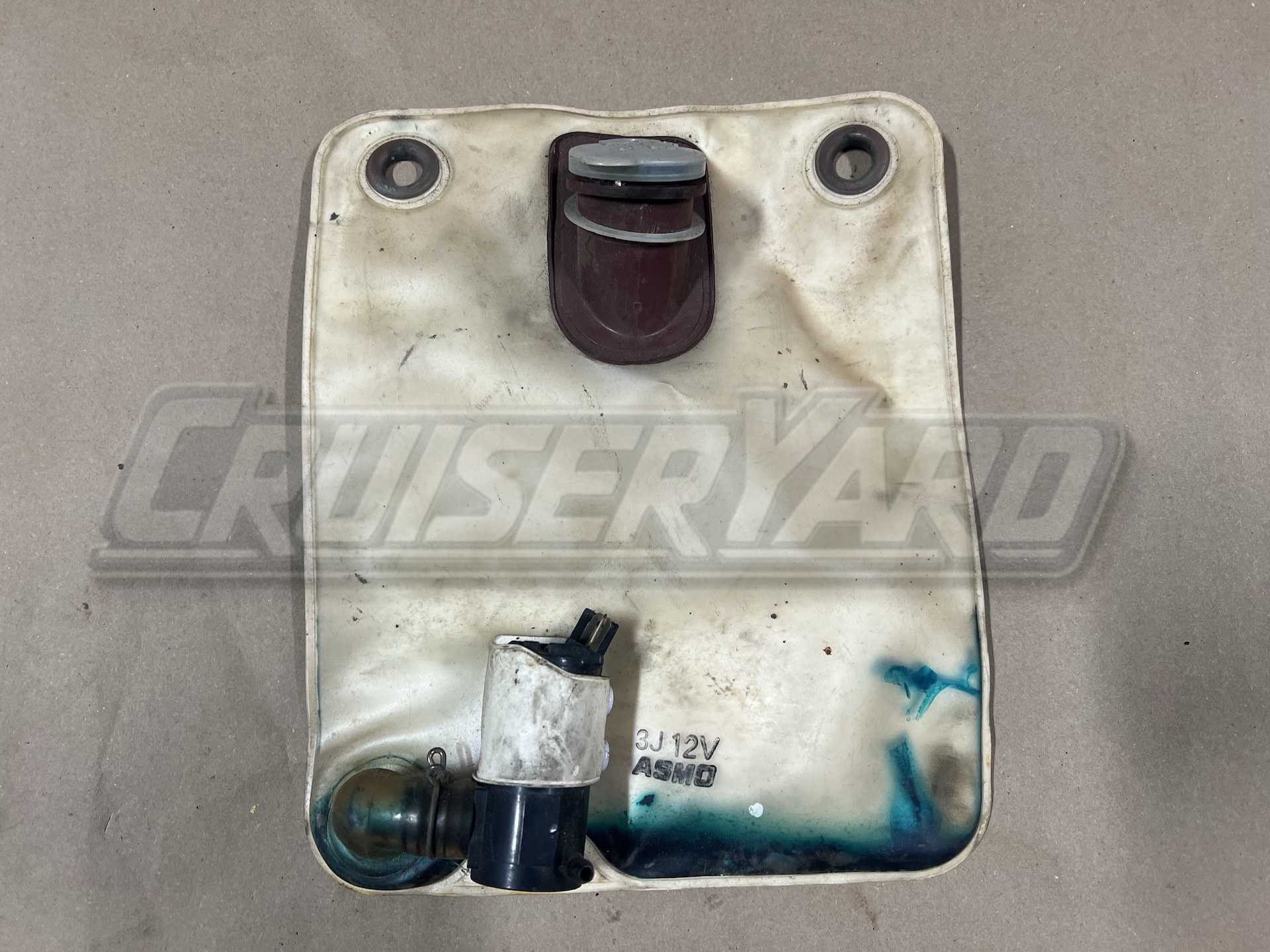 Toyota Land Cruiser FJ60 FJ62 Rear Wiper Reservoir & Pump 8533090A08