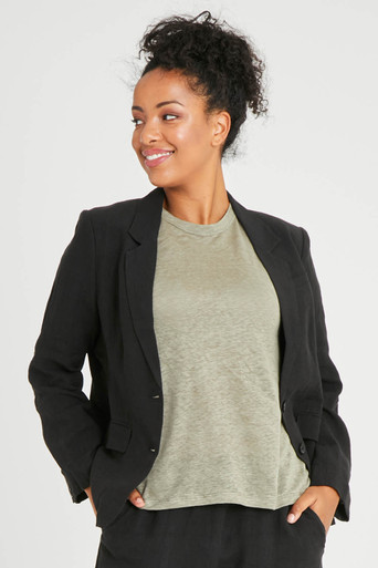Shop Our Women's Linen Jacket Range | Sizes 8-24 | birdsnest