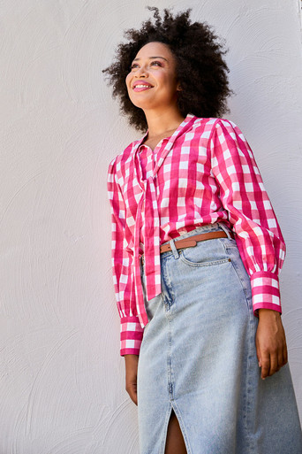 Women's Flannel Shirt Style Inspiration - Ashleigh Becker