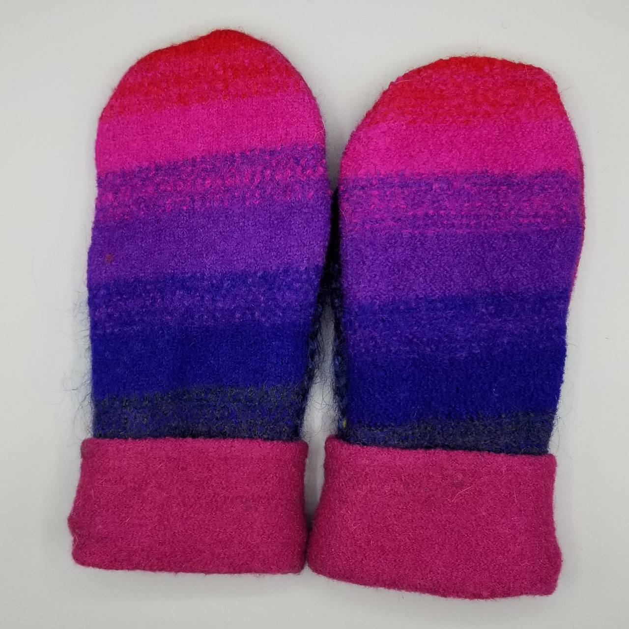 Wool mittens Louis Vuitton Purple size M International in Wool - 12438261