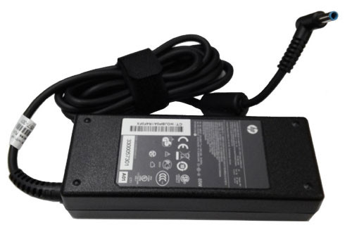 HP 710340-800 65 WATT SMART AC ADAPTER.