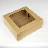 Bakery boxes with window, in kraft, are ecofriendly, and ideal for charcuterie, bakery items and gift packs. They're also available in white.
