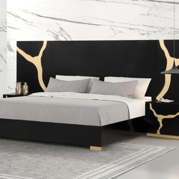Furniture of America - Goldsberg E.King Panel Bed w/ Extended Panel in Black/Gold