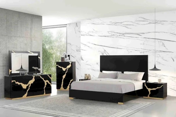 Furniture of America - Goldsberg - 4 Pc. Queen Bedroom Set w/ Chest - Black/Gold