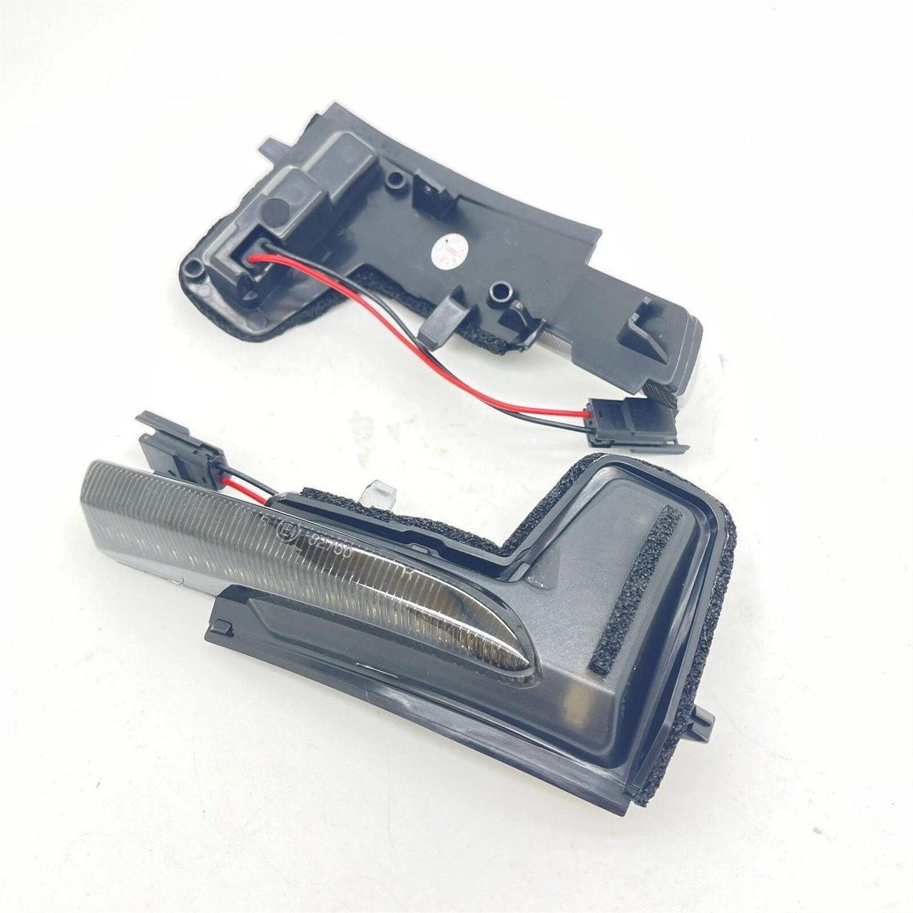 LED Dynamic Side Mirror Indicator lights Smoke For Volvo S60 2019- Volvo S90 2016- Volvo V60 2018- Volvo V90 2016- Volvo XC60 2017- Volvo XC90 2016-