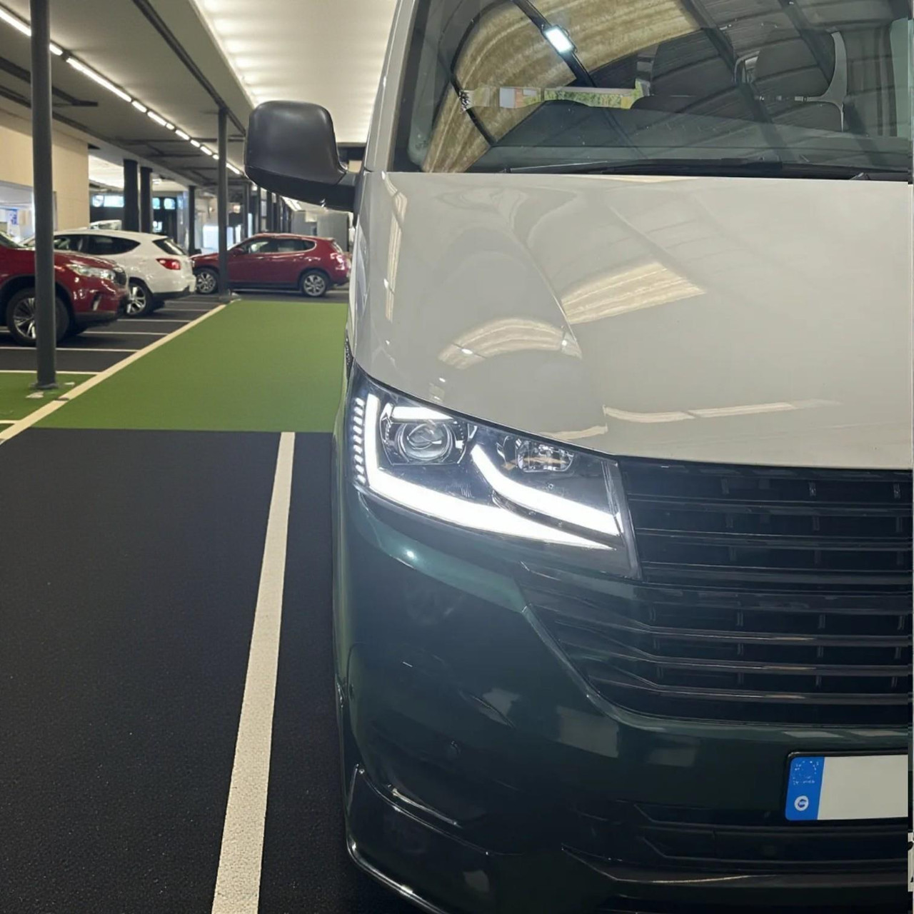 For VW TRANSPORTER T6.1 2019-23 Gloss Black LED DRL DYNAMiC IND Headlights