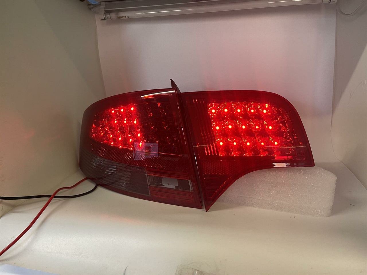 Back Rear Tail Lights Lamps LED In Red-Black For Audi A4 B7 Saloon 04-08