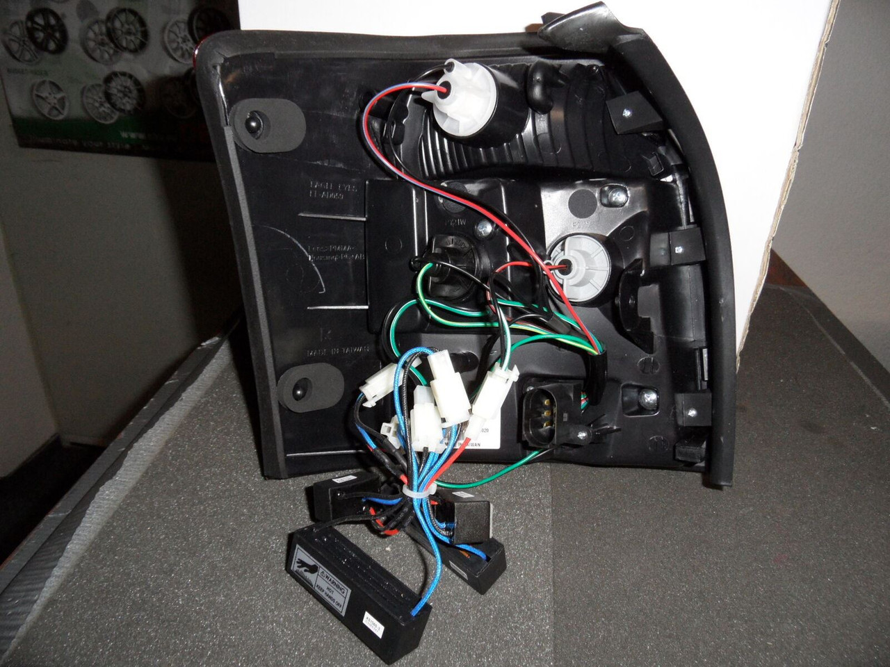 Back Rear Tail Lights LED In Red-Black For Audi A4 B6 Avant 09/01-10/04