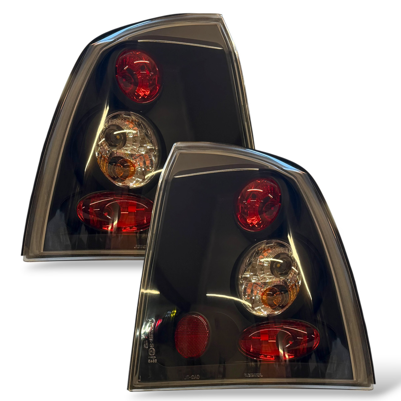 Back Rear Tail Lights Pair Set Clear Black Vauxhall Astra G Coupe Saloon 97-04