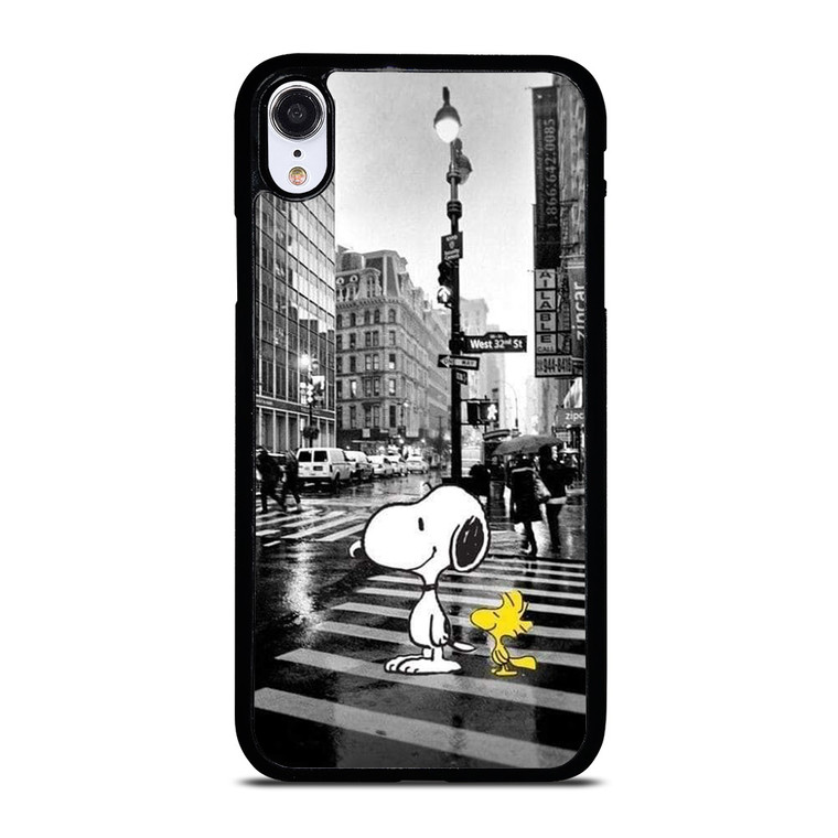 SNOOPY STREET RAIN iPhone XR Case Cover