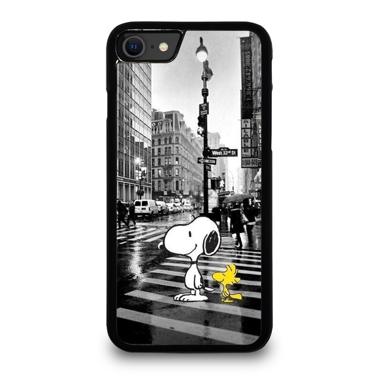 SNOOPY STREET RAIN iPhone SE 2020 Case Cover
