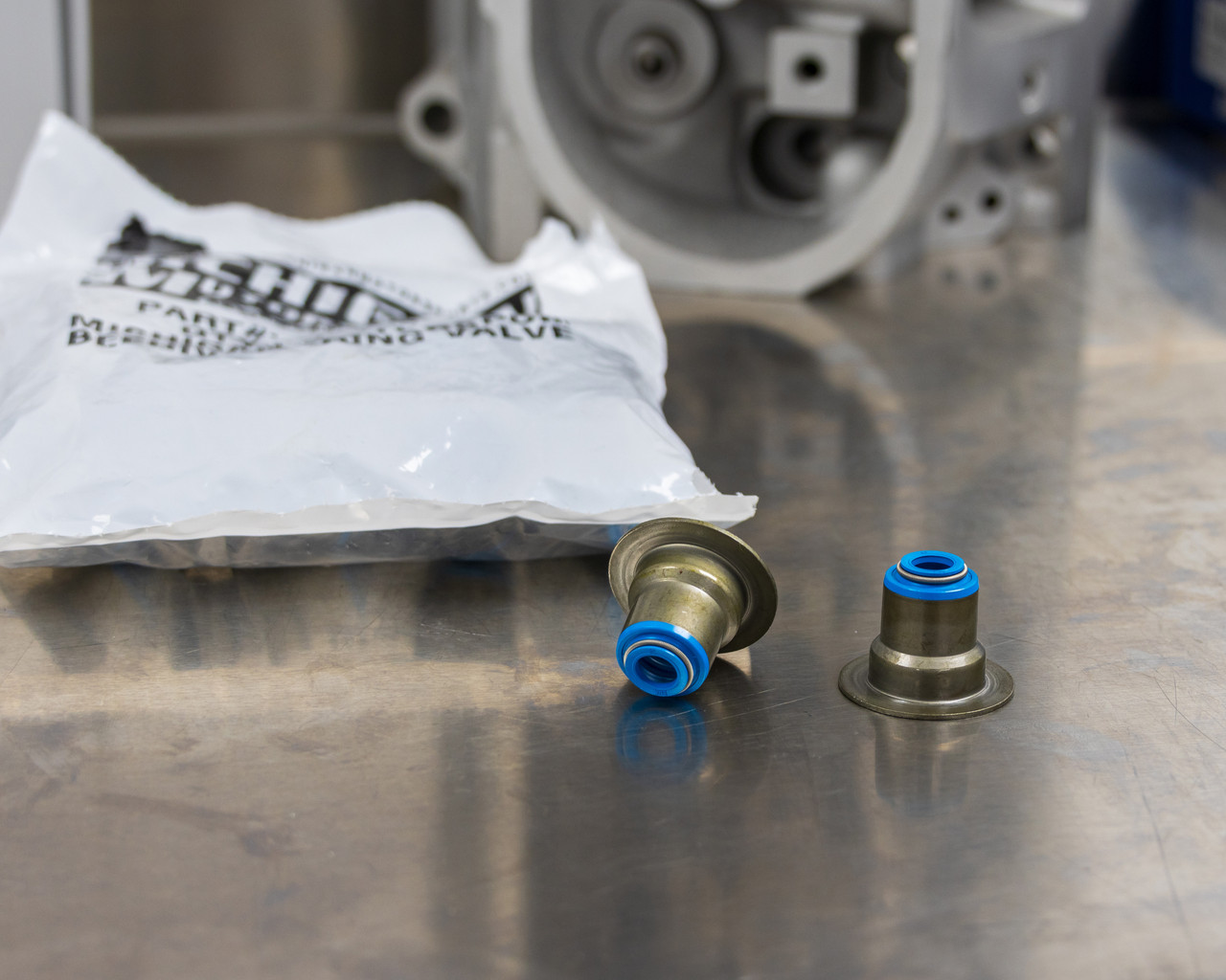 LS/LT Valve Seals for Beehive Springs (set of 16) Hat Seals for 4.8 5.3 5.7 6.0 6.2 7.0 V8