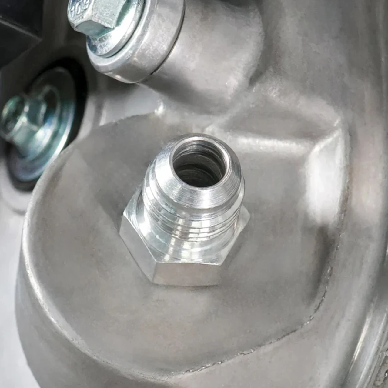 LS Valve Cover Press-In Fitting -6AN - Fits 4.8L 5.3L 5.7L 6.0L 6.2L