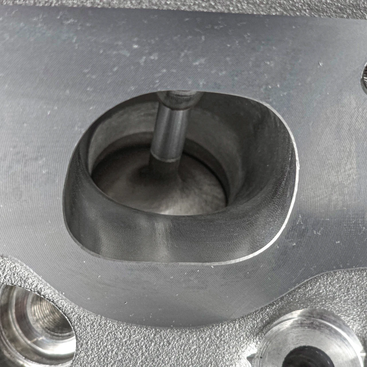 Mangum Racing LS7 Brodix 273cc CNC Cylinder Heads | 6-Bolt | 70cc Chamber (Milling available)