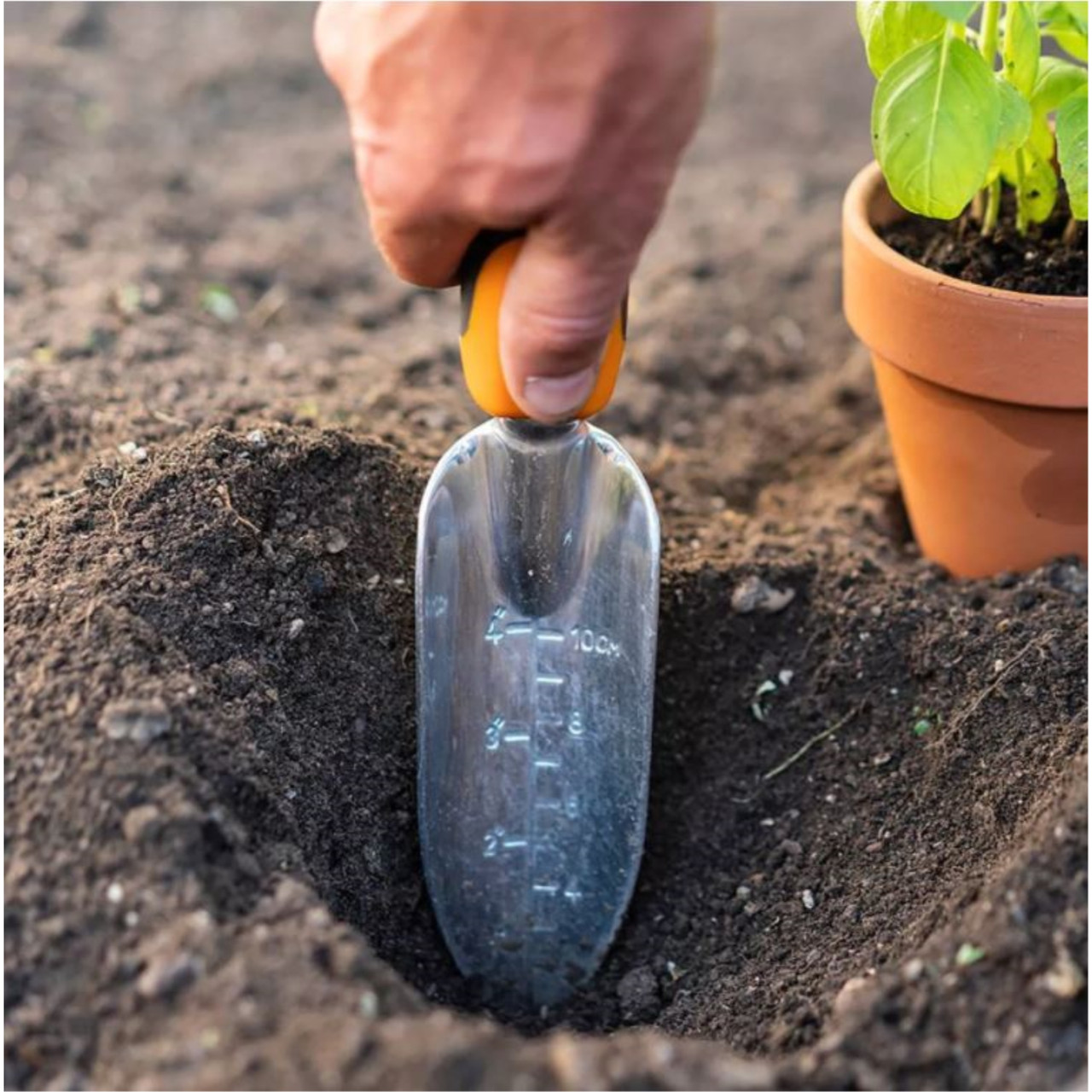 Fiskars Ergo Soft GripTool Garden Transplanter - Thumbnail 3