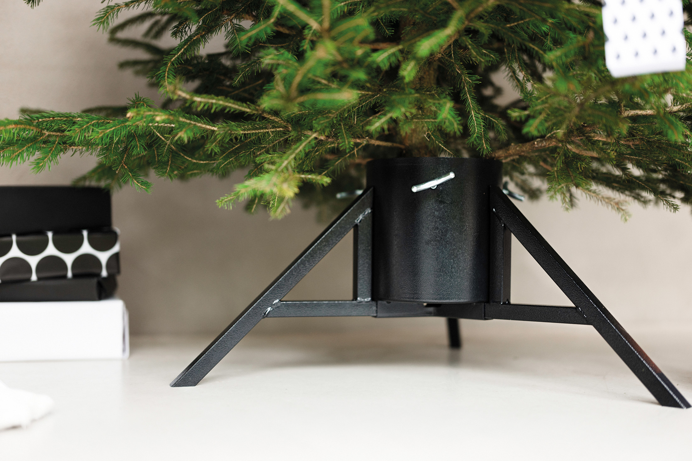 Tree Nest (#218622) Large Red Geometric Christmas Tree Stand