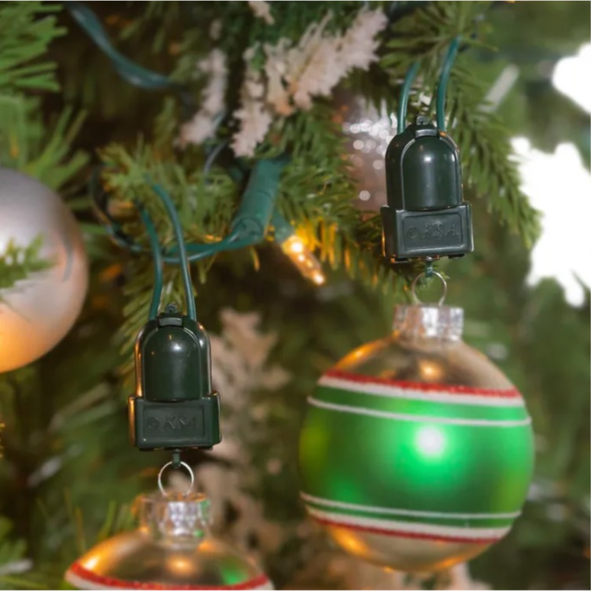 Kurt Adler Twirl-It Motor Pigtails – Spins Ornaments on Incandescent Lights (Pack of 2)