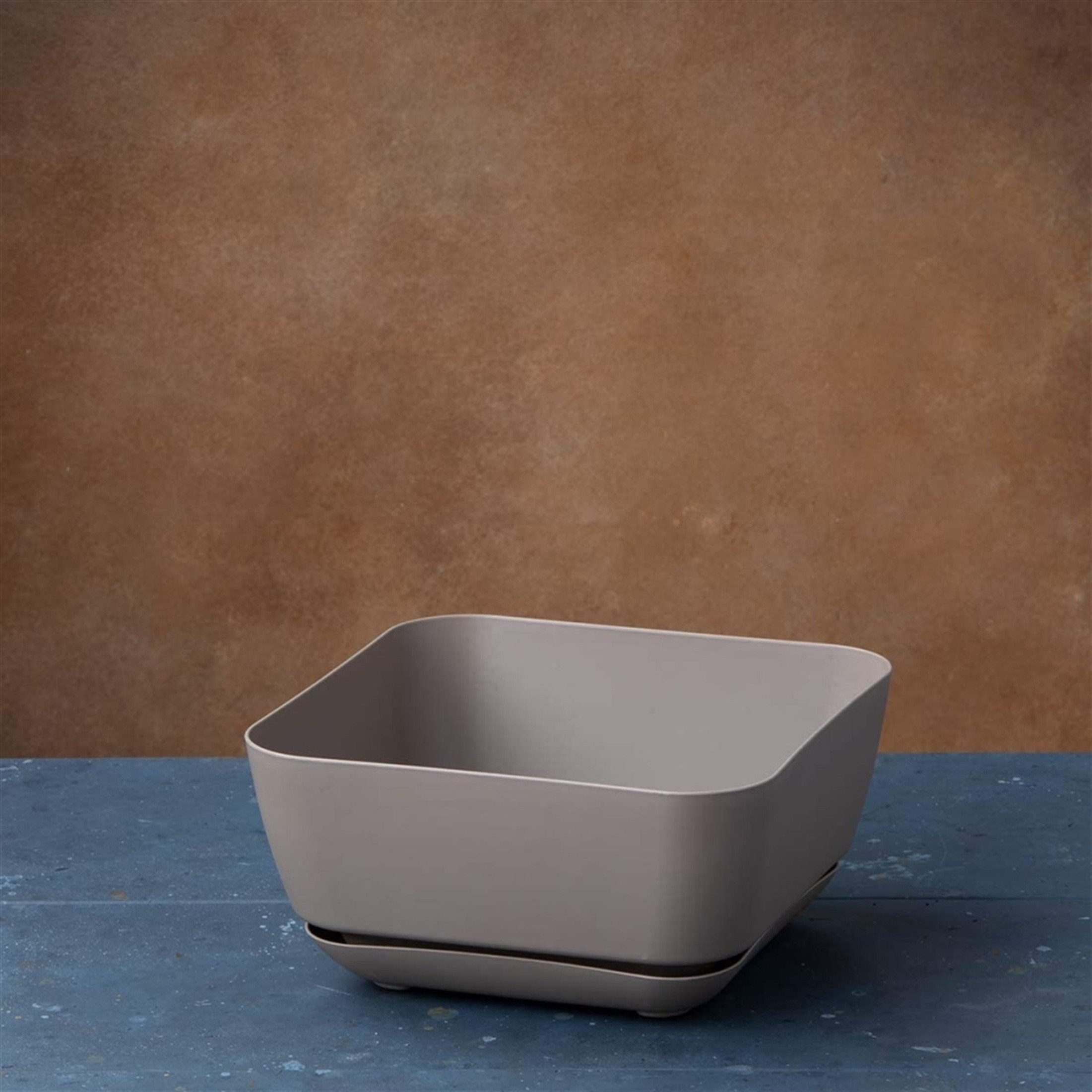 Novelty Garden Square Out/Indoor Resin Planter Flower Pot, Taupe, 12"