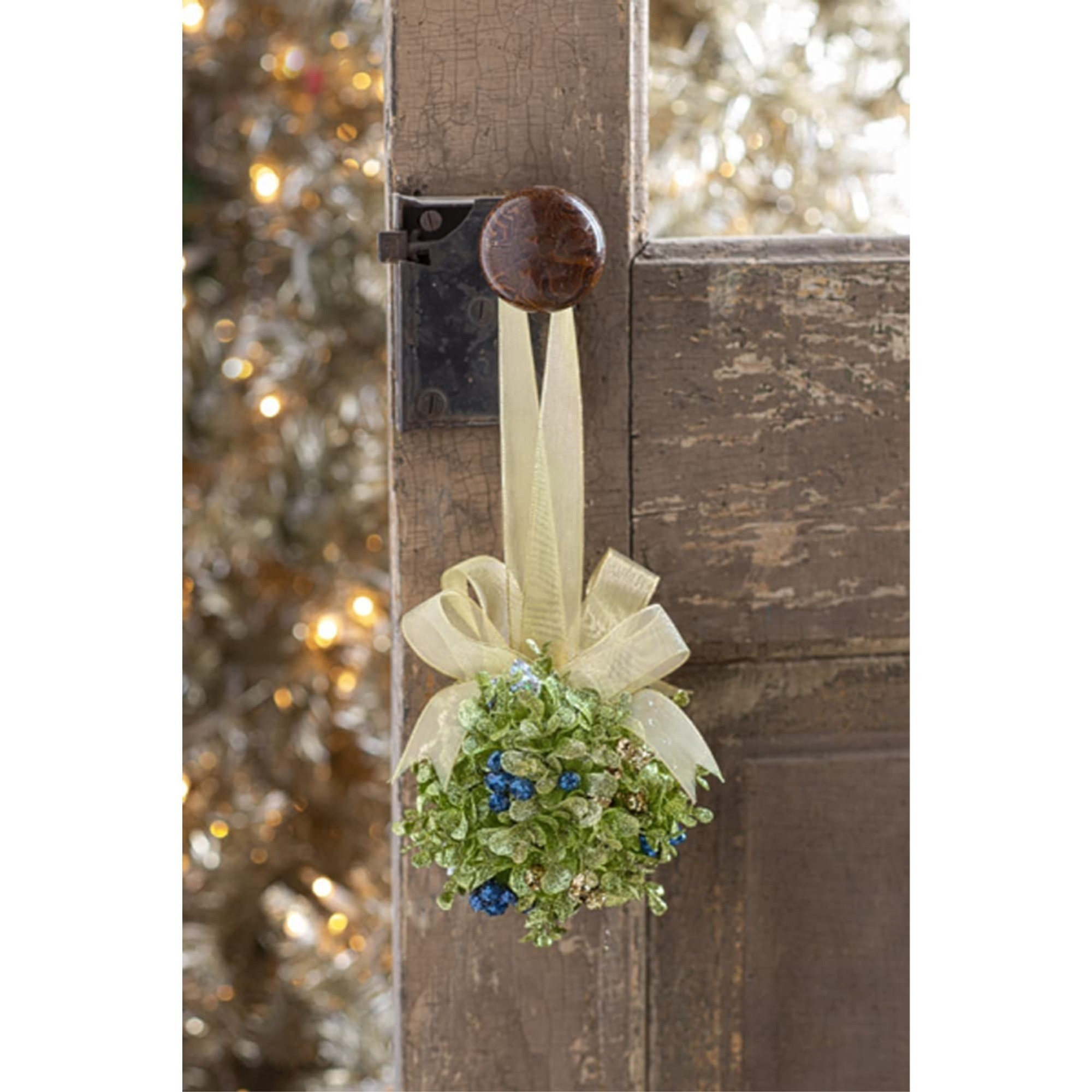 Ganz Plastic Ornament for Christmas Tree, Mistletoe Kissing Ball, 5in