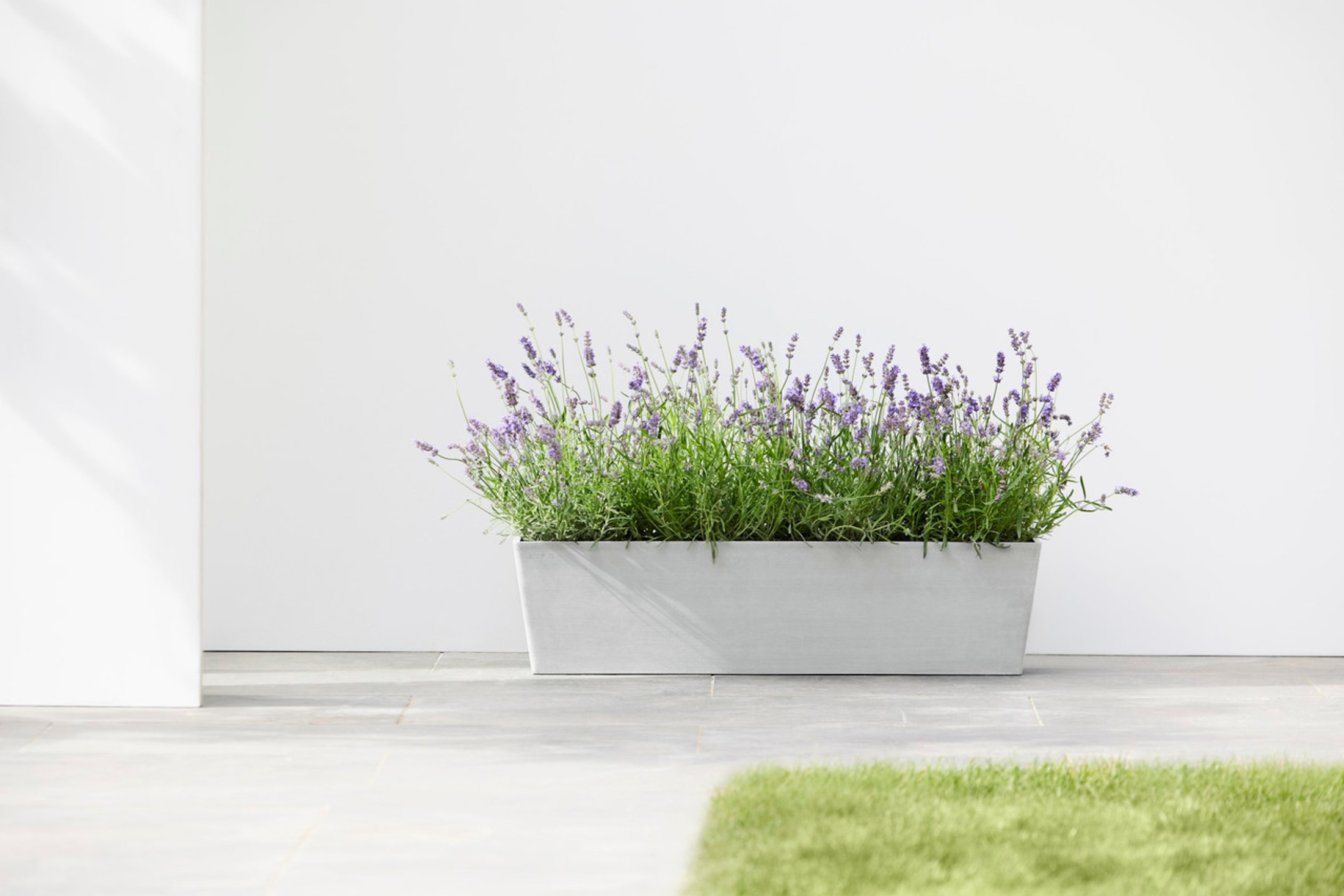 Ecopots Bruges Indoor/Outdoor Plastic Flower Planter Modern Rectangular Pot