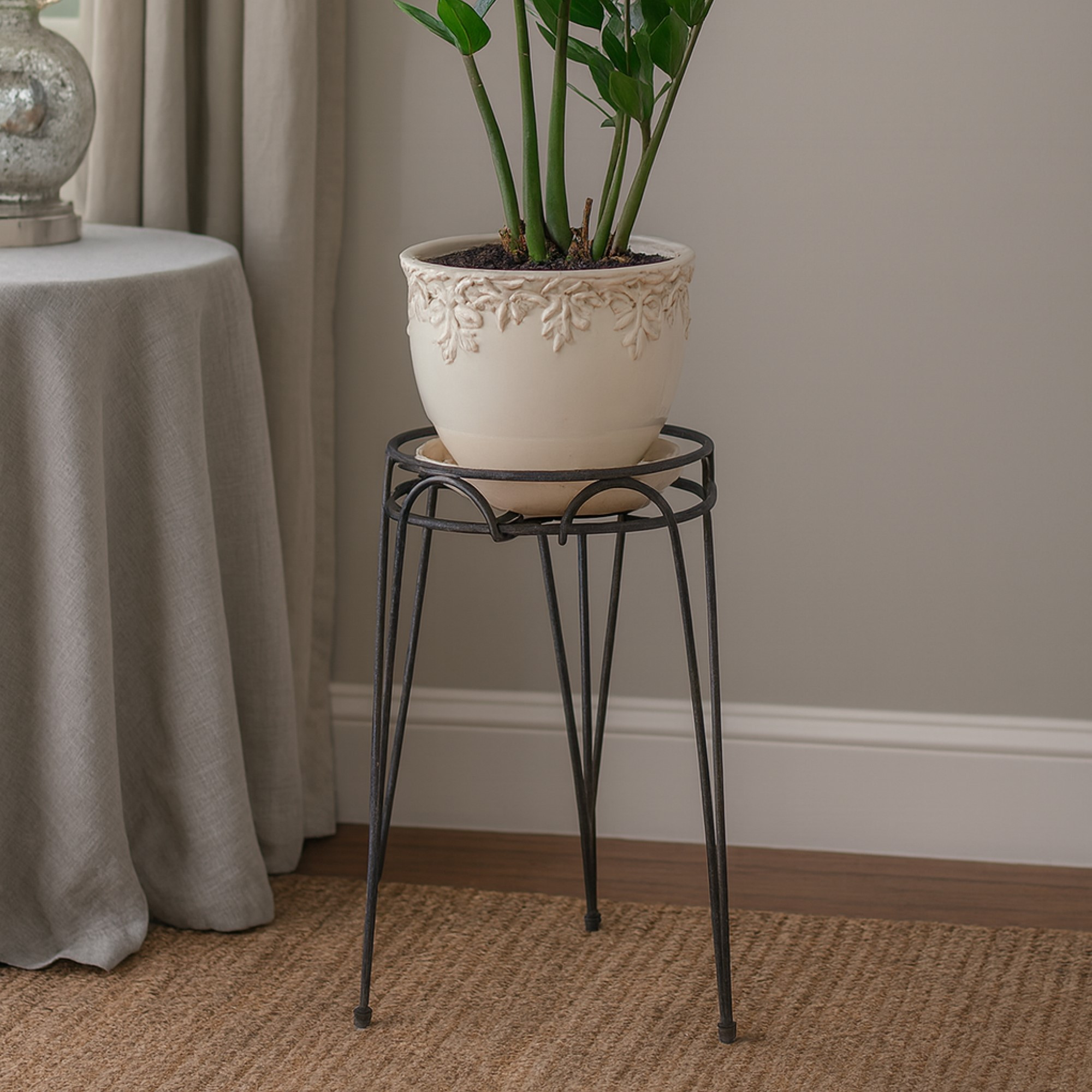 Border Concepts Wrought Iron Hampton Round Plant Stand, Black, 21in