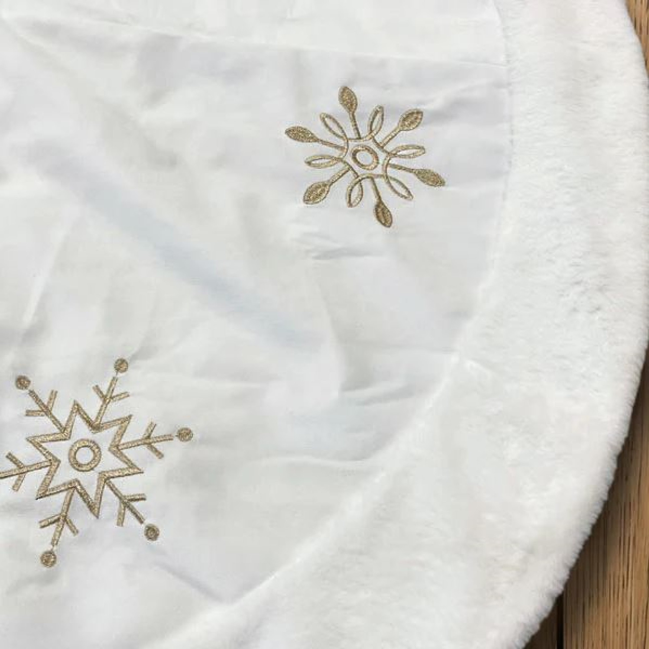 Old World Christmas Ivory Embroidered Christmas Tree Skirt, Snowflakes with Faux Fur Trim, 48in