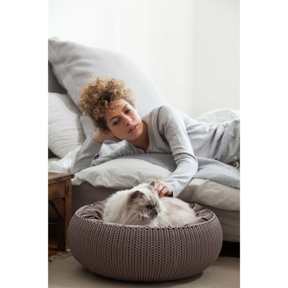 Keter by Curver Knit Cozy Resin Plastic Pet Bed for Small Dogs and Medium-Sized Cats, Sandy Beige