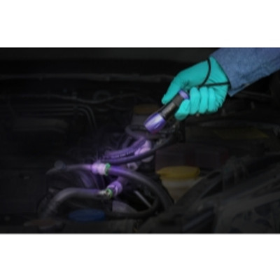 Tracer Products TRALF500CS LeakFinder UV Lamp with three AAA batteries Tracer Products TRALF500CS LeakFinder UV Lamp with three AAA batteries