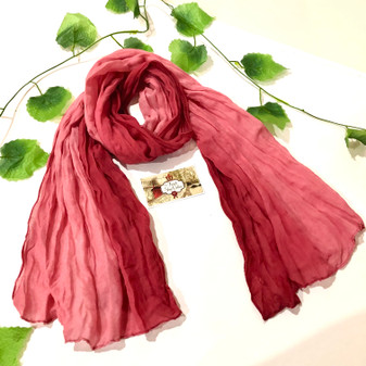 Wrinkle Scarf Ombre Raspberry