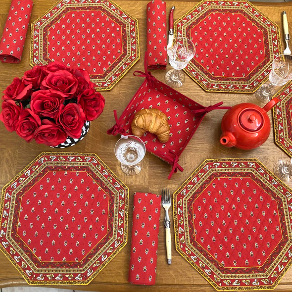 Marat Avignon Red Quilted Bordered Placemat Octogon Made in France