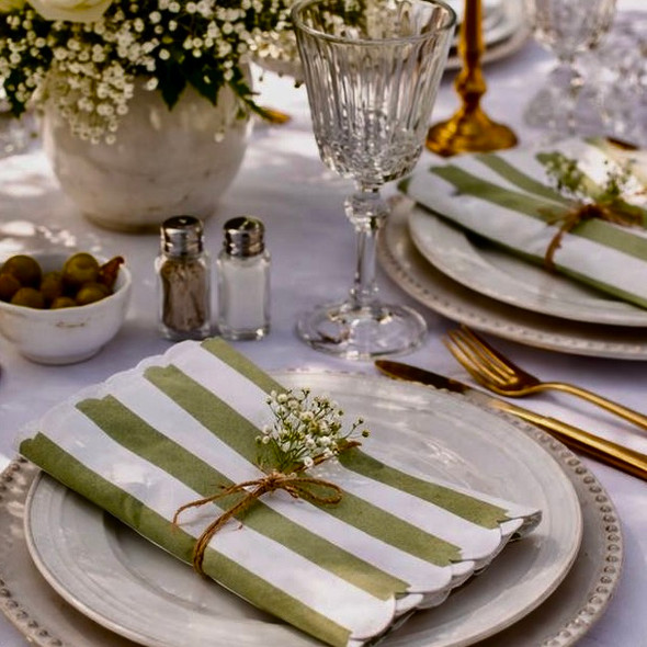Riviera Stripe olive and white paper napkins with vertical stripes and scalloped edge, French Riviera style striped luncheon napkins 33x33cm