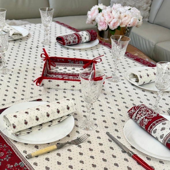 200 x 150 cm – Seats 6 – Rectangular French Tablecloth – Stain-Resistant Coated – Marat Bastide Burgundy – Made in France