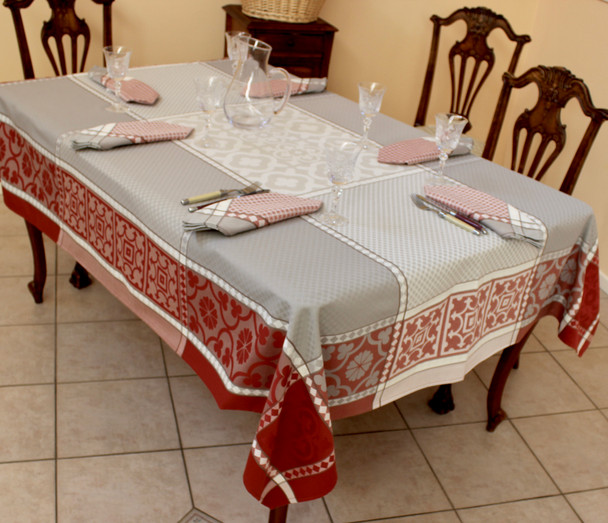 French Jacquard tablecloth in Marius Rust design with mosaic-style border – 200 x 160 cm rectangular – seats 6