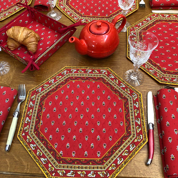 Marat Avignon Red Quilted Bordered Placemat Octogon Made in France