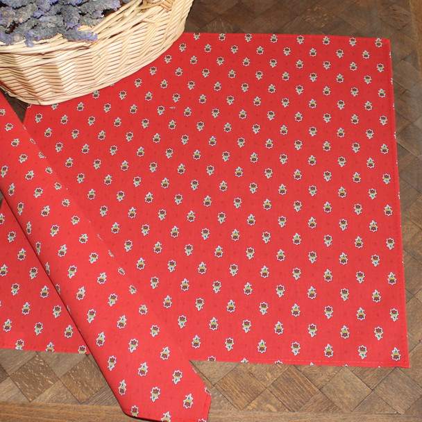 Marat Avignon Red Quilted Bordered Placemat Octogon Made in France
