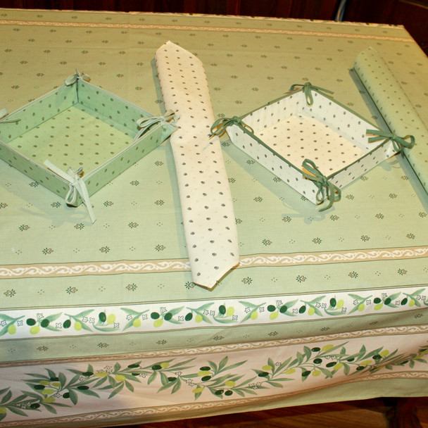 Ramatuelle Green French Tablecloth 155x250cm 8seats Made in France