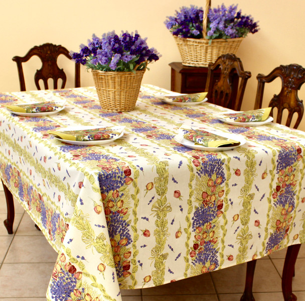 200 x 150 cm French tablecloth – Lavender and Roses – stain-resistant coated cotton – floral print in pink, lilac, and green – made in France – seats 6