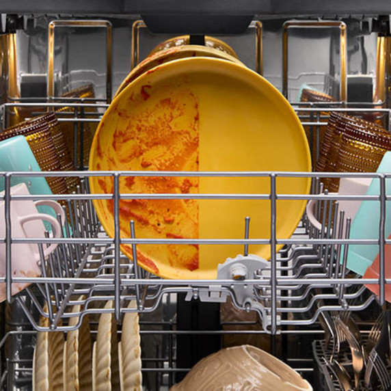 Whirlpool® 24” Stainless Steel Dishwasher with AI Intelligent Wash - 47 dBA WDT750SAKW