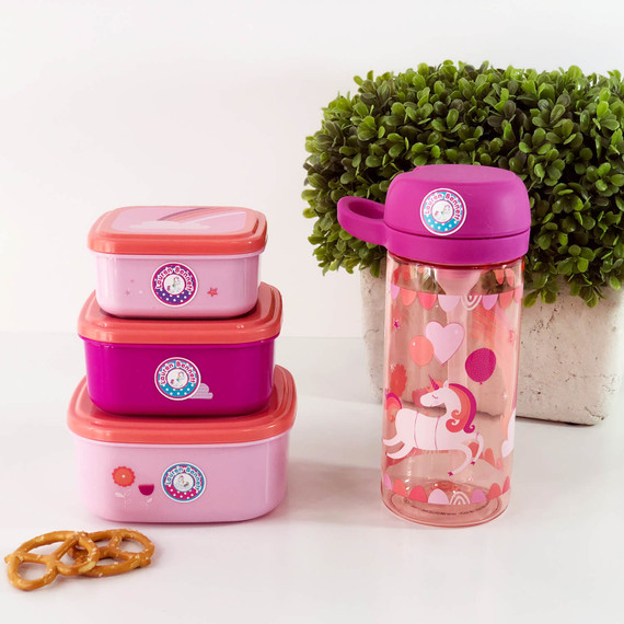 Customizable round labels for kids' water bottles