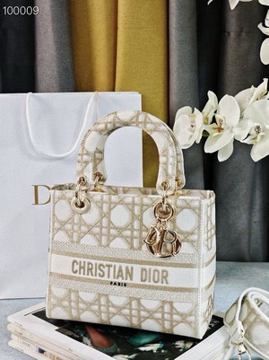 Christian Dior Lady D-Lite Medium Bag 24cm Macrocannage Embroidery, White and Gold-Tone