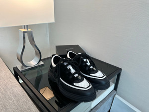 Chanel Sneakers Women Calfskin Suede Calfskin & Lambskin Fall-Winter 2025-2026 Pre-Collection, Black & White