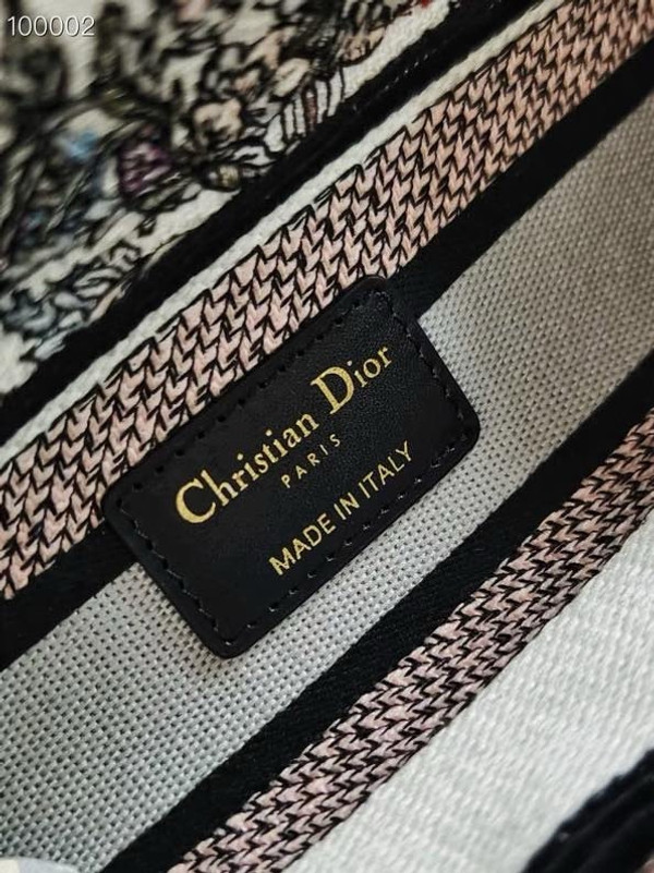 Christian Dior Lady D-Lite Medium Bag 24cm 4 Saisons Hiver Embroidery, White Multicolor