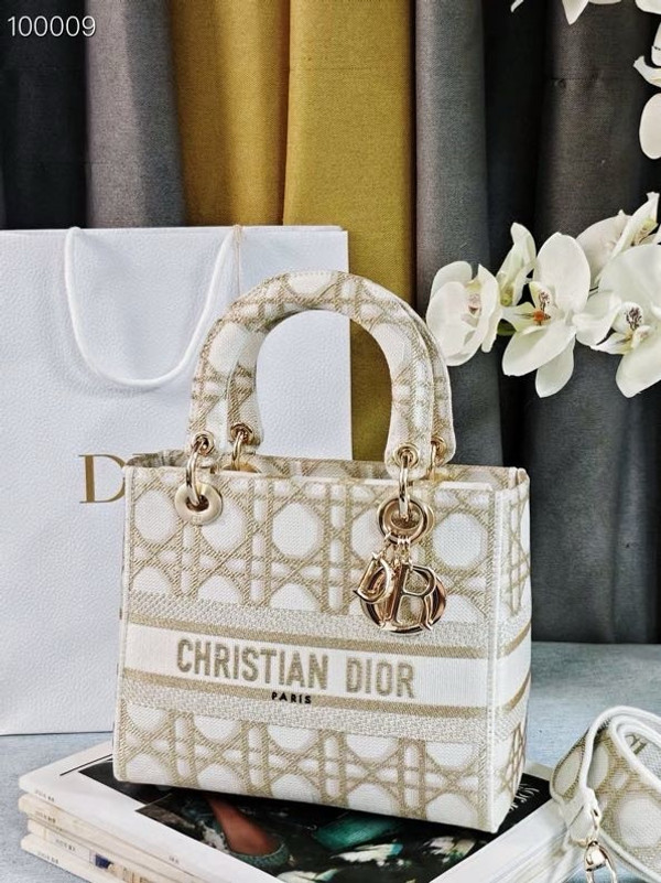 Christian Dior Lady D-Lite Medium Bag 24cm Macrocannage Embroidery, White and Gold-Tone