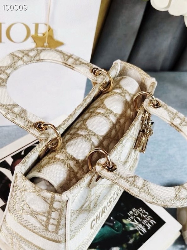 Christian Dior Lady D-Lite Medium Bag 24cm Macrocannage Embroidery, White and Gold-Tone