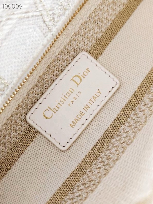 Christian Dior Lady D-Lite Medium Bag 24cm Macrocannage Embroidery, White and Gold-Tone