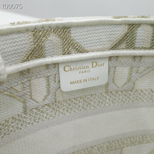Christian Dior Hat Basket Bag 35cm Macrocannage Embroidery, White and Gold-Tone
