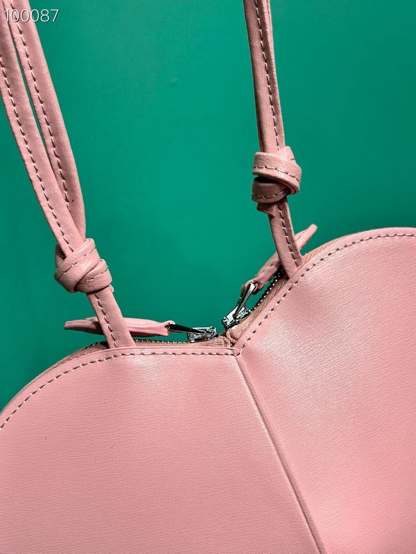 Alaia Coeur Bag 21cm Calfskin Leather, Light Pink