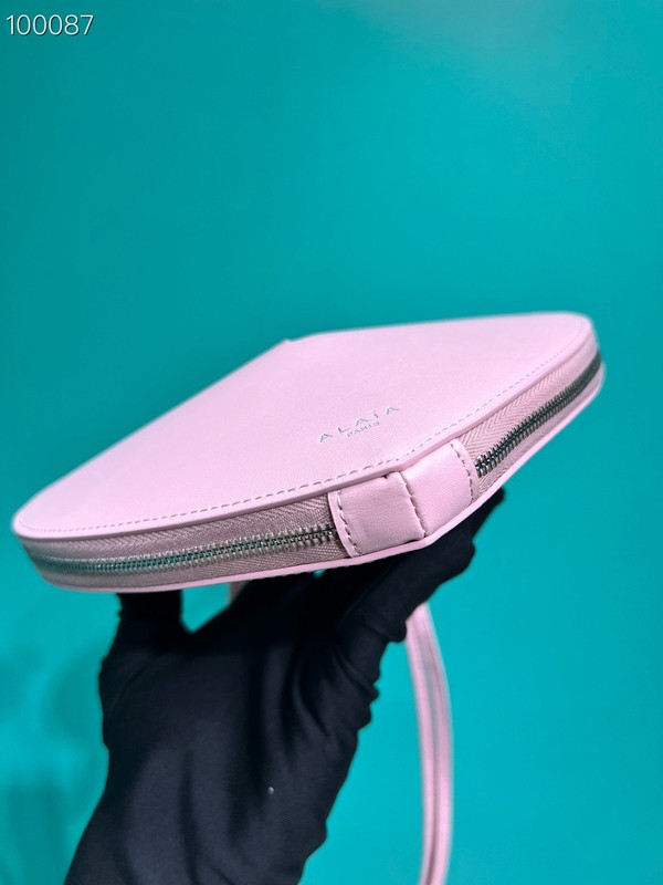 Alaia Coeur Bag 21cm Calfskin Leather, Light Pink