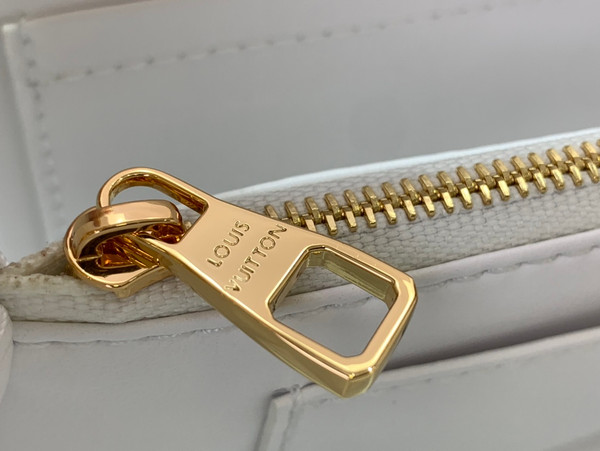 Louis Vuitton Capucines East-West Mini 22cm Lambskin Leather M25283, White