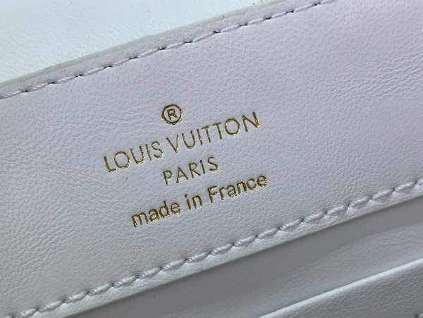 Louis Vuitton Capucines East-West Mini 22cm Lambskin Leather M25283, White